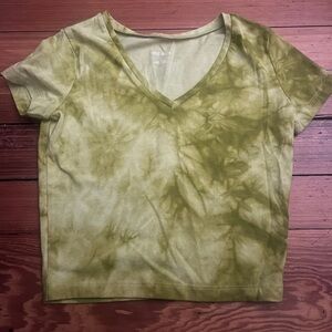 NWOT WILD FABLE green tie dye cropped top size small